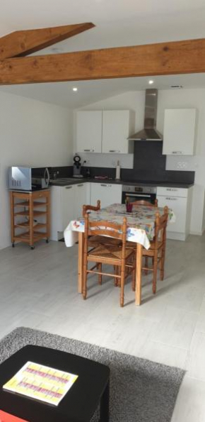 Les Rochettes, joli appartement, tout neuf, calme et paisible